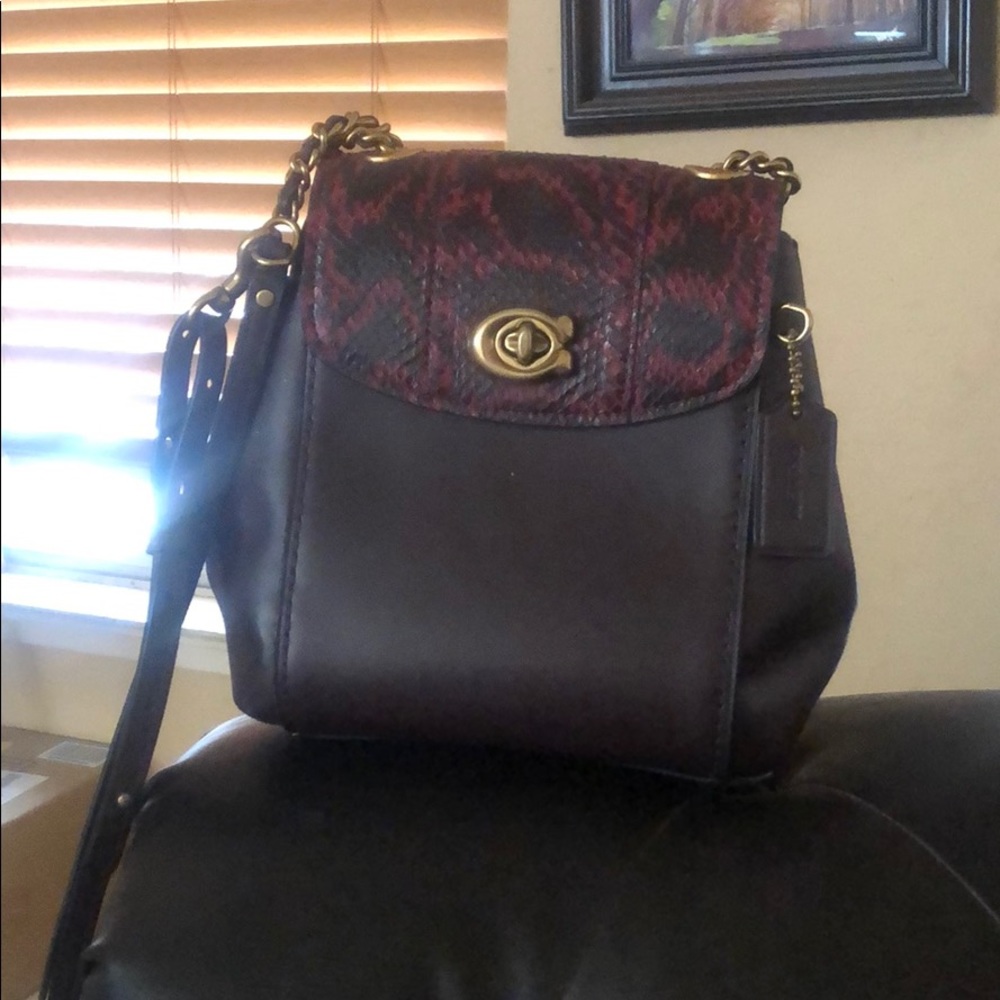 Coach purse Straps can go crossbody or backpack!